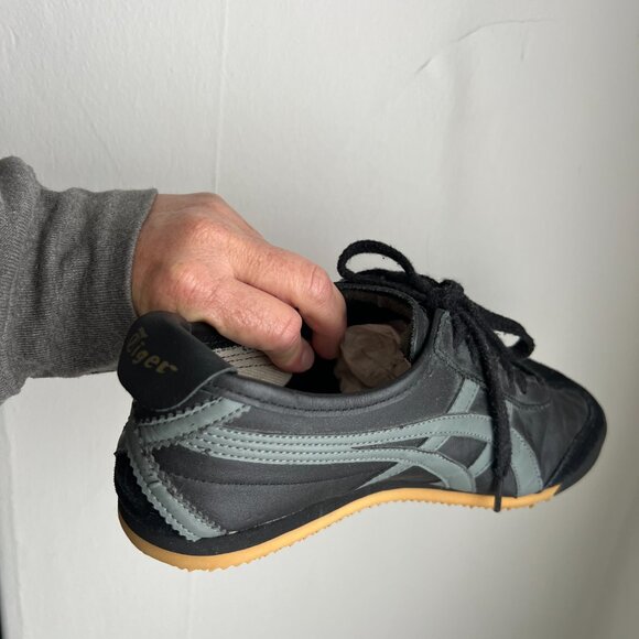 RARE ASICS Onitsuka Tiger - black and grey - women's 7.5 - Picture 3 of 8